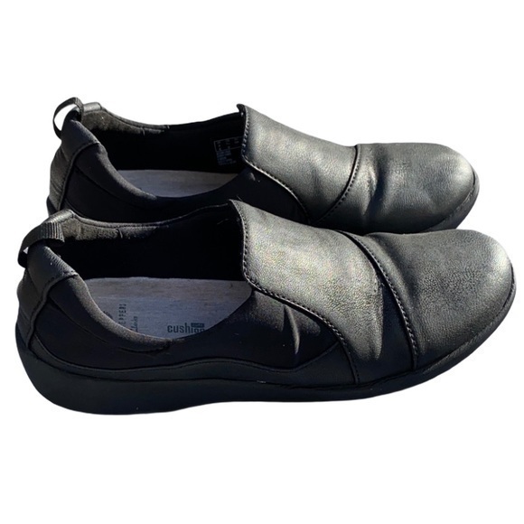 Clarks Cloudsteppers black slip on loafers size 7 1/2 - Picture 1 of 9